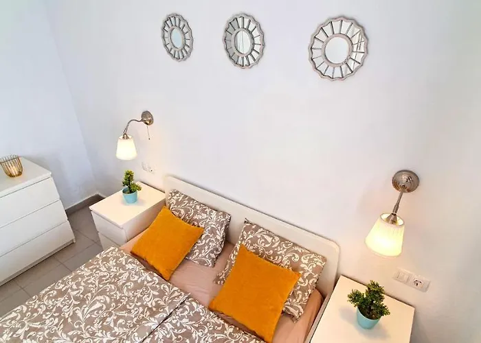 Paradise - Max. 4 Personen - Wifi - Pool Apartment *